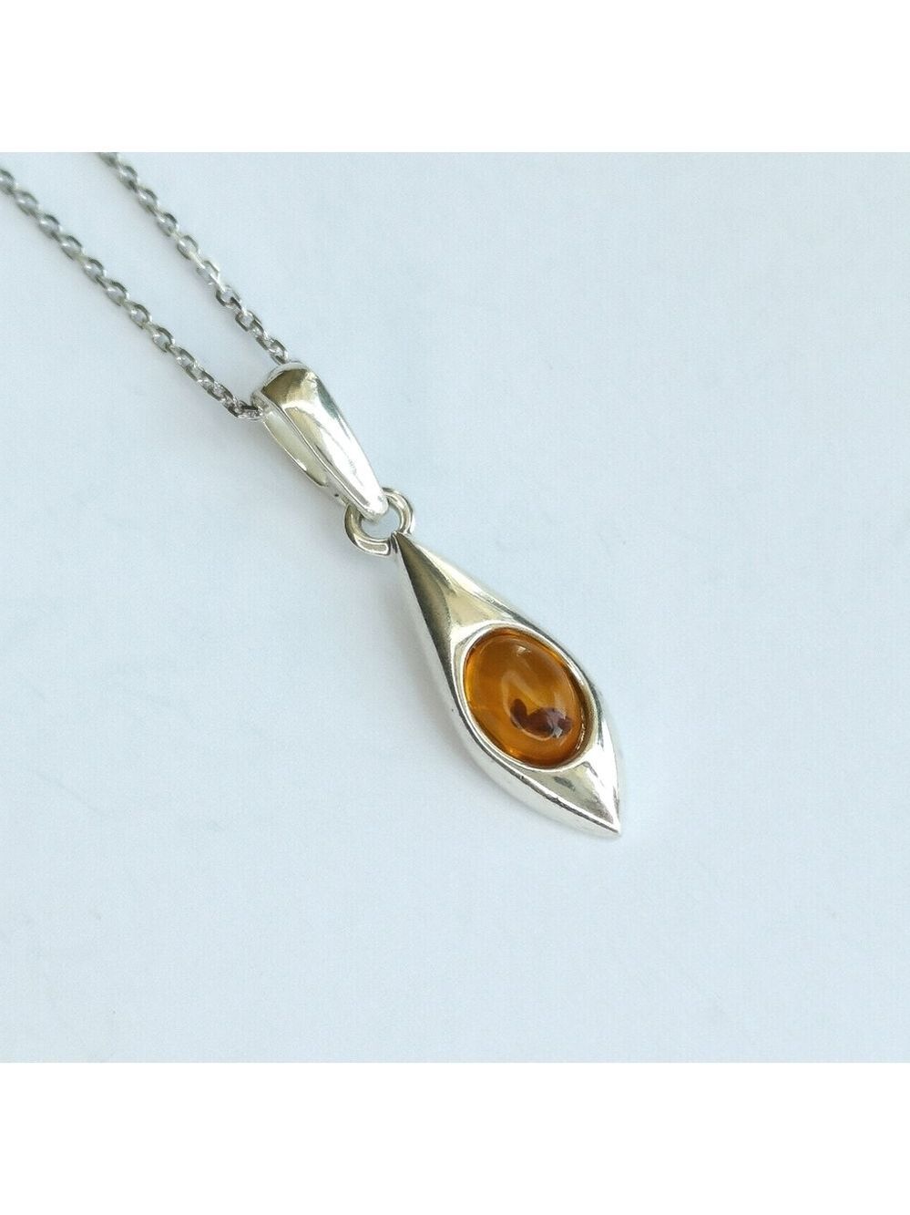 Sterling silver Baltic Amber pendant necklace 🆕